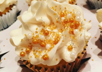 Pearl And Gold Cupcakes