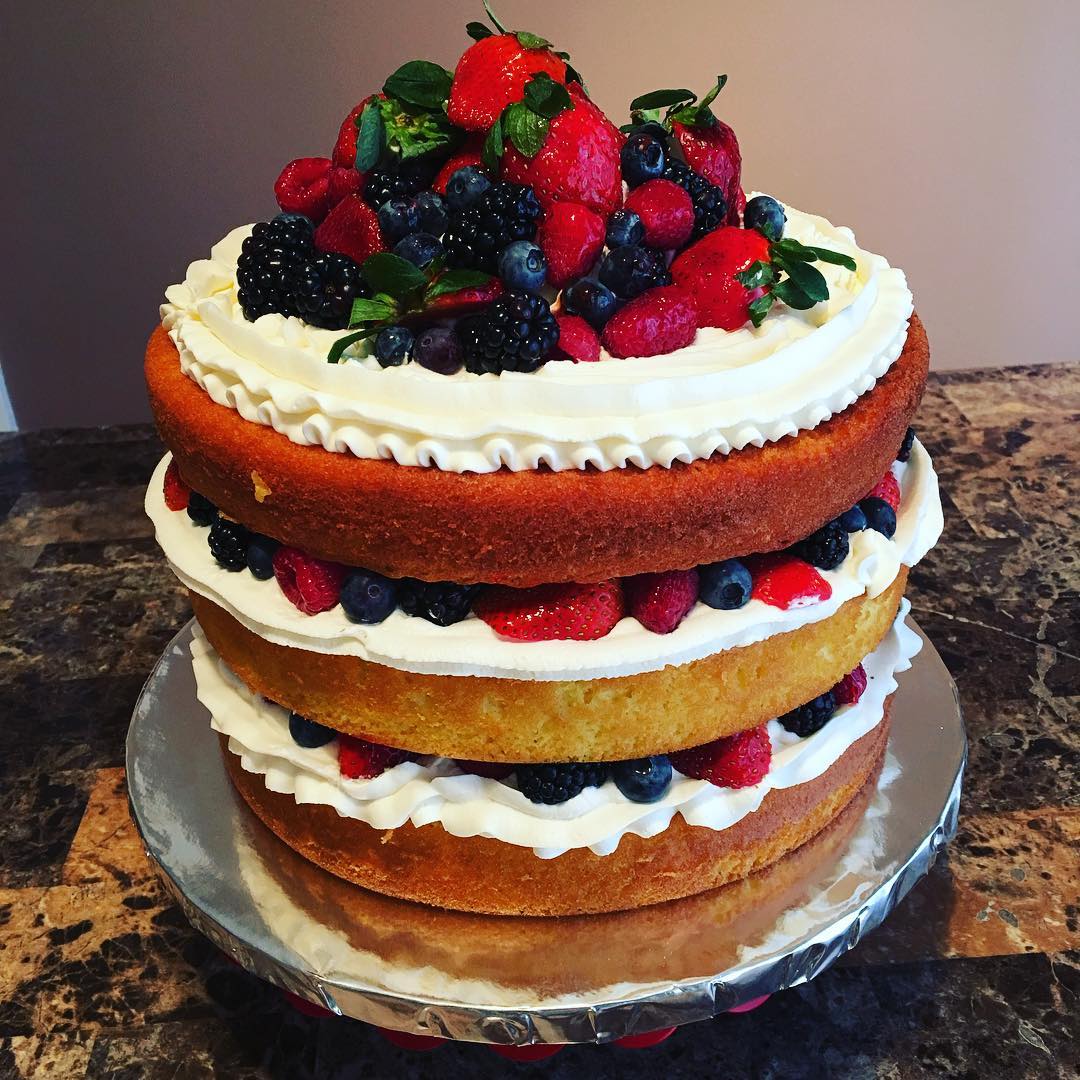 Naked Berry Cake | A La Vanille